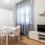 Italianway Easy - Sacconi 2 * Mailand