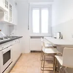 Italianway Easy - Sacconi 2 Apartment *